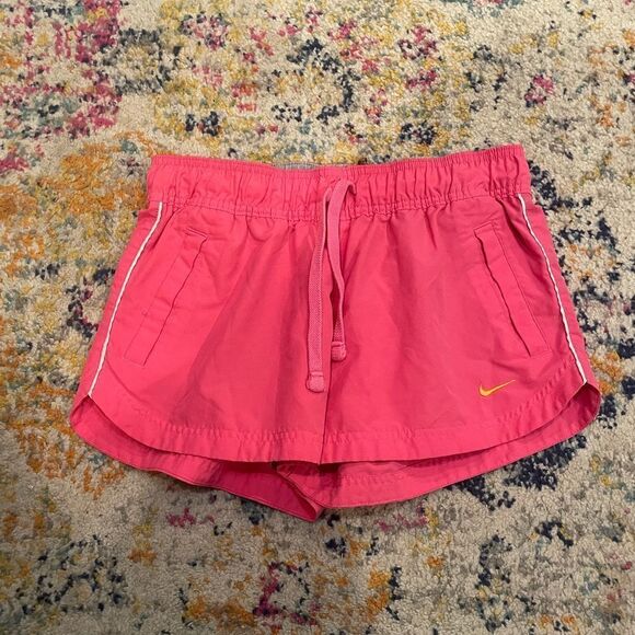 Nike shorts size M  - Picture 1 of 5